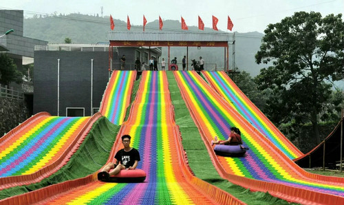 潞城七彩旱滑儿童彩虹滑梯游乐设备景区旱地滑雪圈网红旱雪滑道